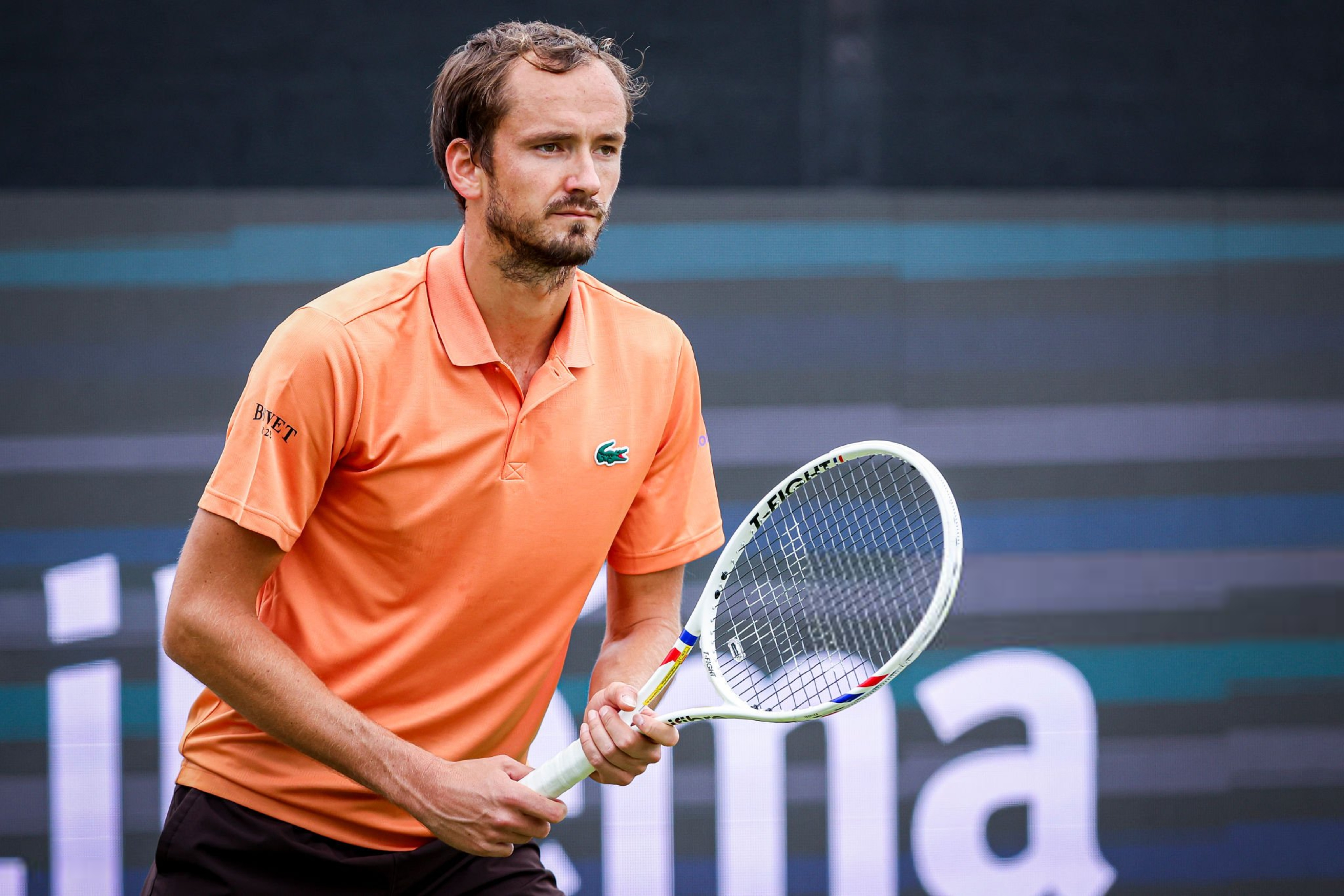 Даниил Медведев проиграл в четвертьфинале и покинул турнир ATP 500 в Галле 